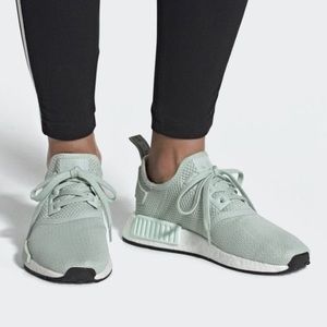 Women’s NMDs R1